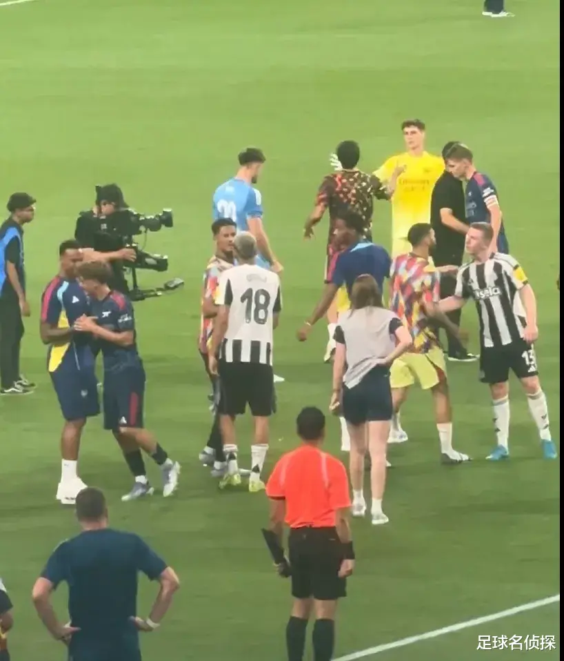 Romano: Arsenal vẫn duy trì li